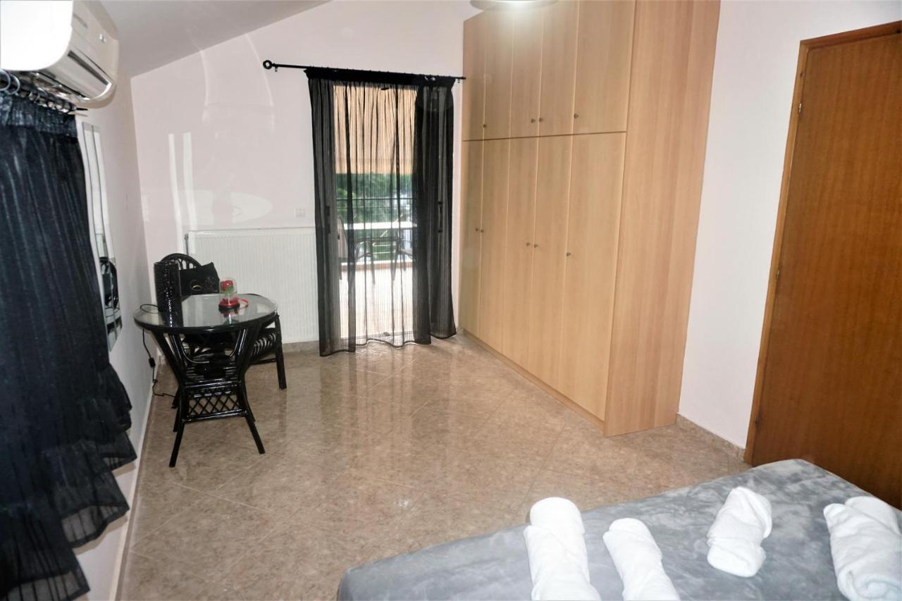 Lasithiotakis Apartments Poros  Exterior photo